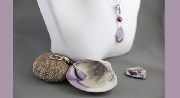 Seashell pendants and matching earrings